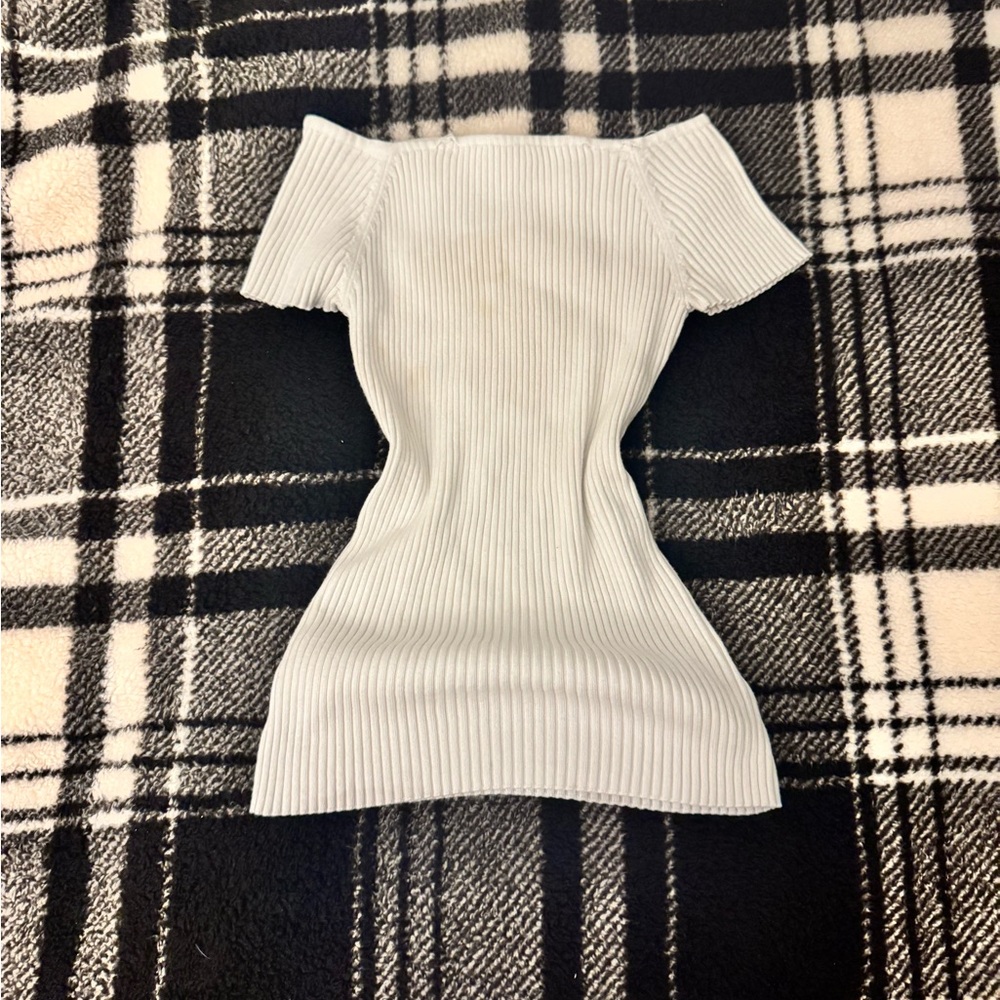 Women's fitted white tee